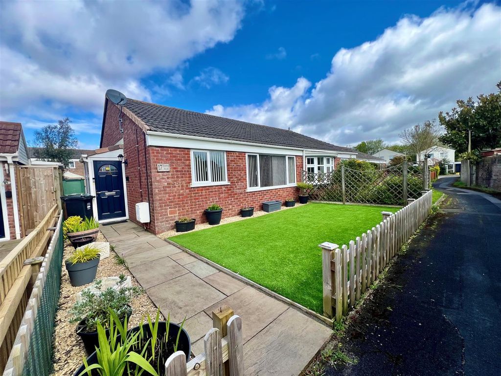3 bed semidetached bungalow for sale in Tiverton Road, Clevedon BS21