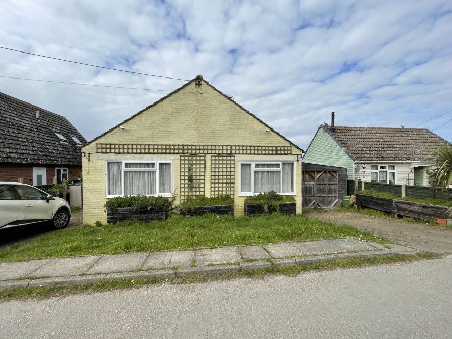 3 bed detached bungalow for sale in 43 Oakmead Road, St. Osyth, Clacton