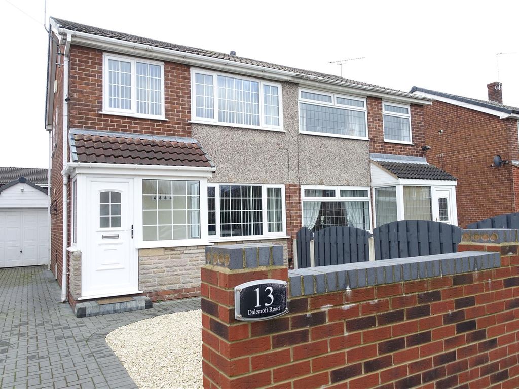 3 bed semidetached house for sale in Dalecroft Road, Carcroft