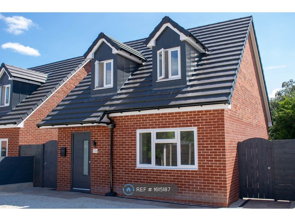 2 bed detached house to rent in The Twitchell, Sutton In Ashfield NG17