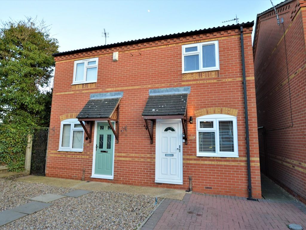 2 bed semidetached house for sale in Clipstone Gardens, Wigston LE18