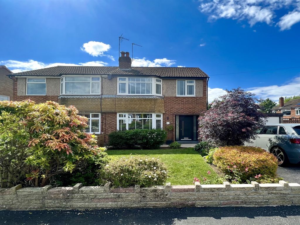 3 bed semidetached house for sale in Farnham Avenue, Macclesfield SK11