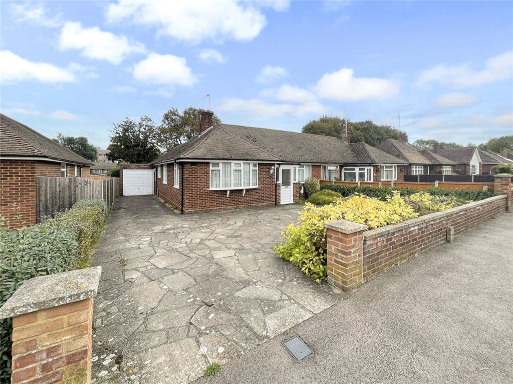 2 bed bungalow for sale in Hawthorn Close, Hitchin, Hertfordshire SG5