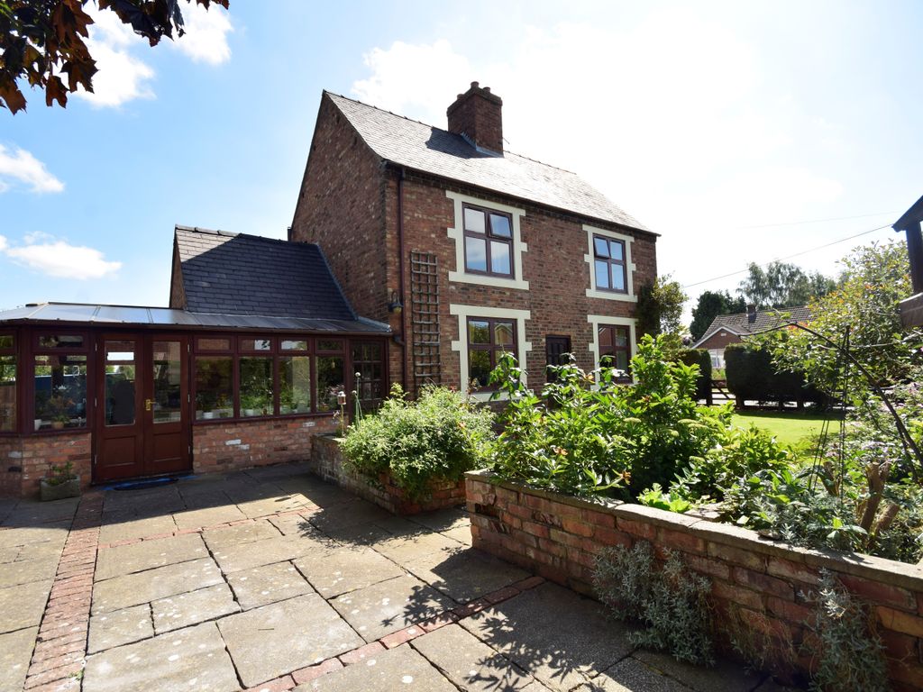 5 bed end terrace house for sale in School Lane, Lower Heath, Prees