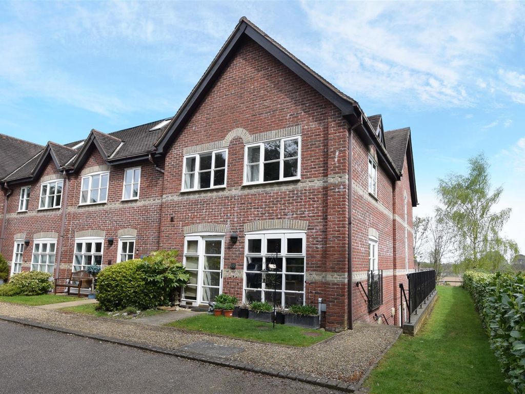 4 bed town house for sale in Kirby Road, Trowse, Norwich NR14 Zoopla