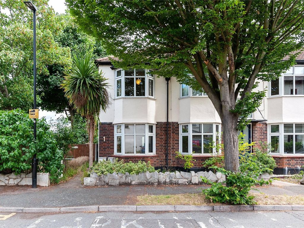 Bishops Close London E17  