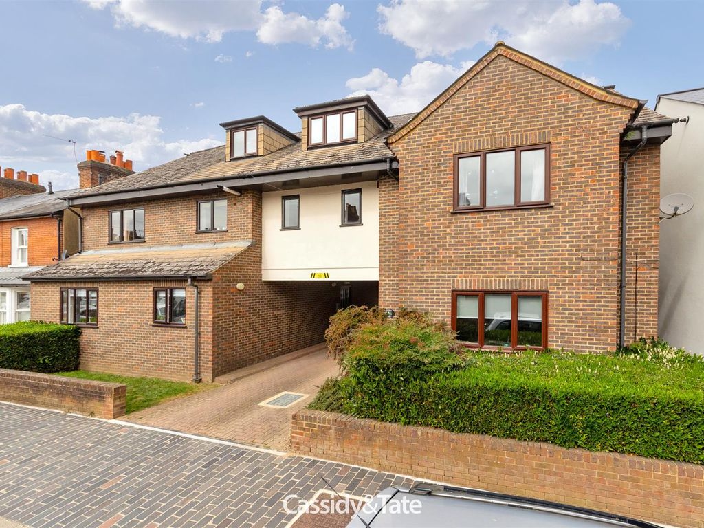 2 bed flat for sale in Culver Road, St.Albans AL1, £365,000 Zoopla