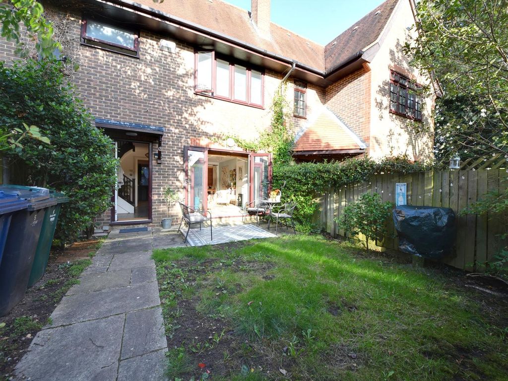 3 bed property for sale in Albany Row, East Finchley N2, £850,000 Zoopla