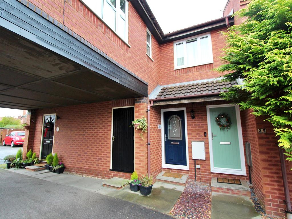 2 bed flat to rent in Greenfinch Court, Blackpool FY3, £650 pcm Zoopla