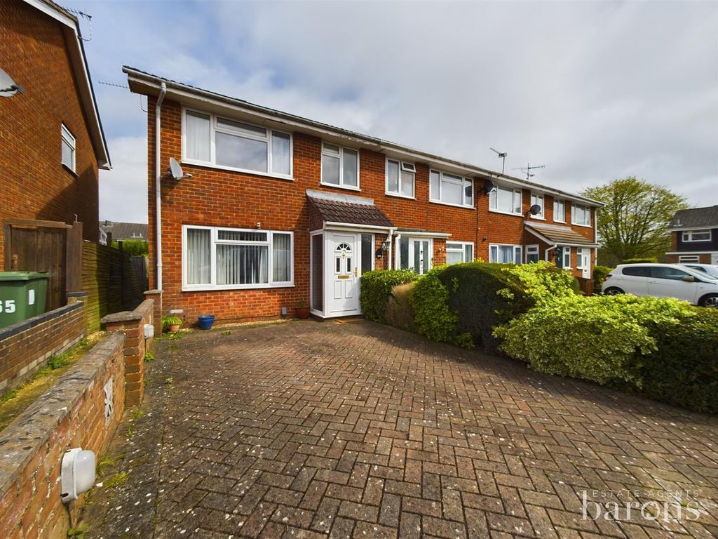 3 bed property for sale in Porter Road, Basingstoke RG22, £285,000 Zoopla
