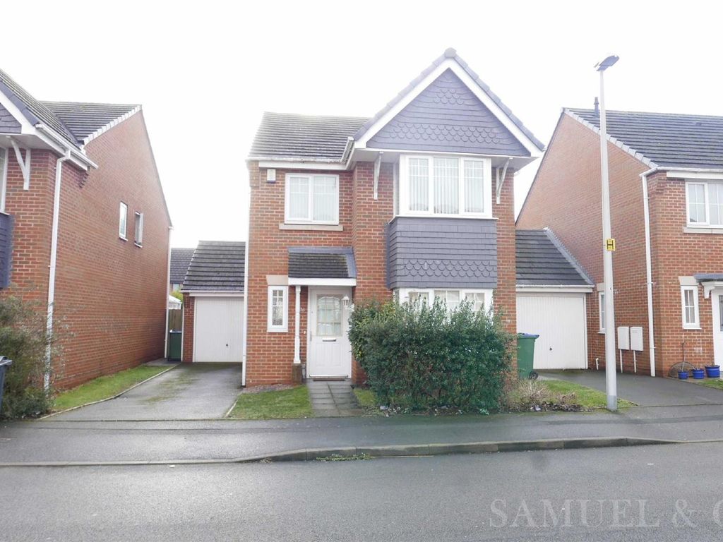 4 bed detached house to rent in York Crescent, West Bromwich B70, £