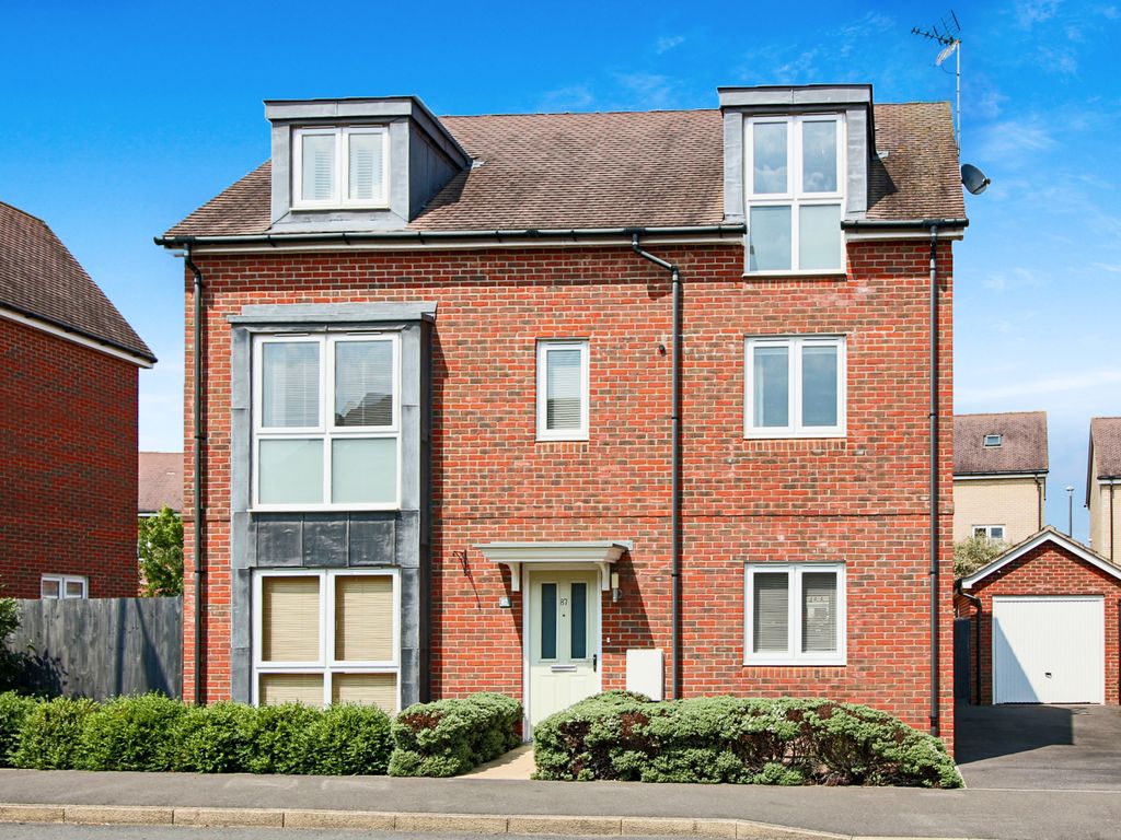 5 bed detached house for sale in Greensleeves Drive, Aylesbury, Buckinghamshire HP18 Zoopla