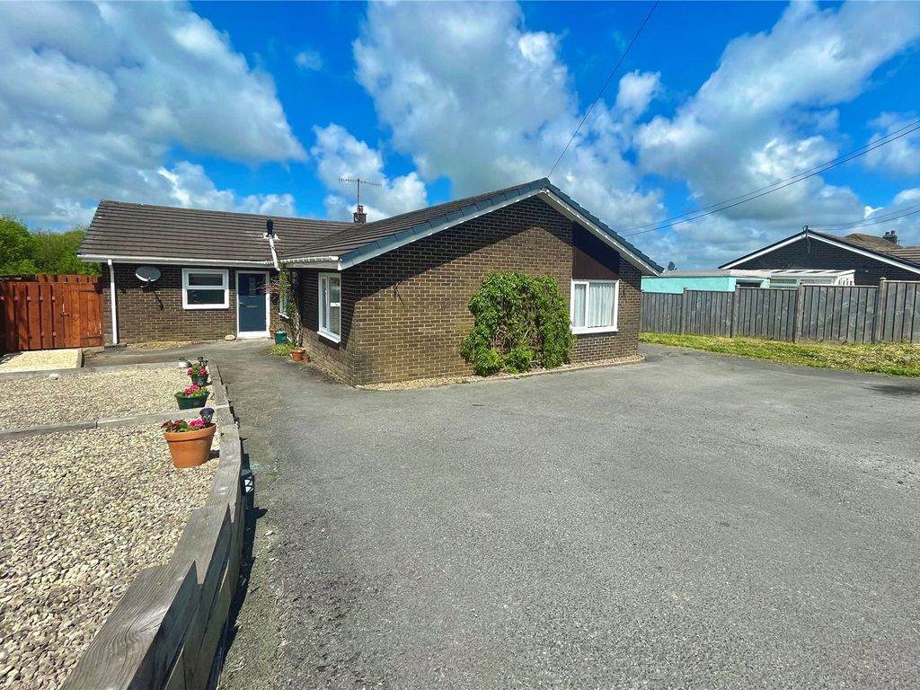 4 bed bungalow for sale in Castell Newydd Emlyn, Newcastle Emlyn SA38