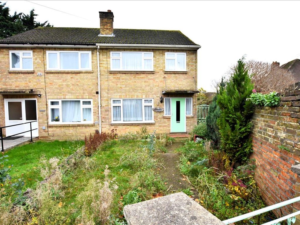 3 bed semidetached house for sale in Walsham Road, Feltham, Middlesex