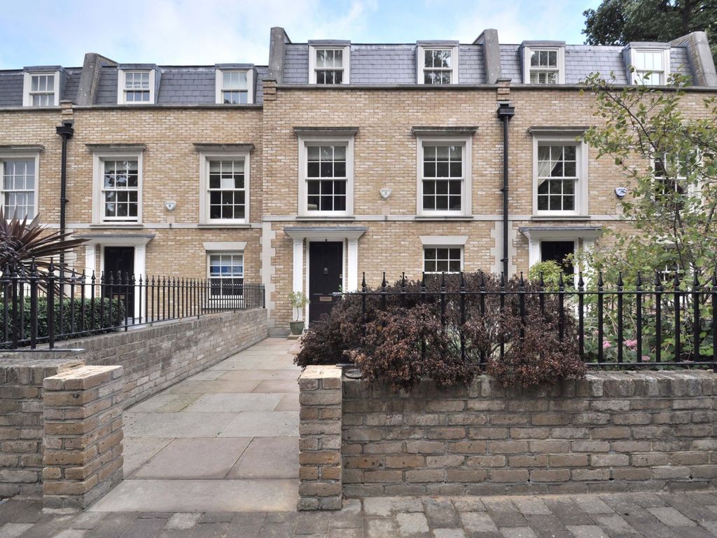 5 bed terraced house for sale in Woodclyffe Drive, Chislehurst, Kent