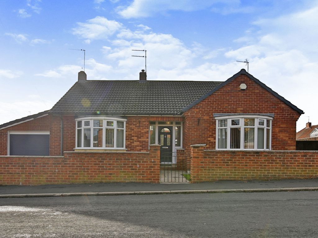 3 bed bungalow for sale in Rosemead Avenue, Willington, Crook, Durham