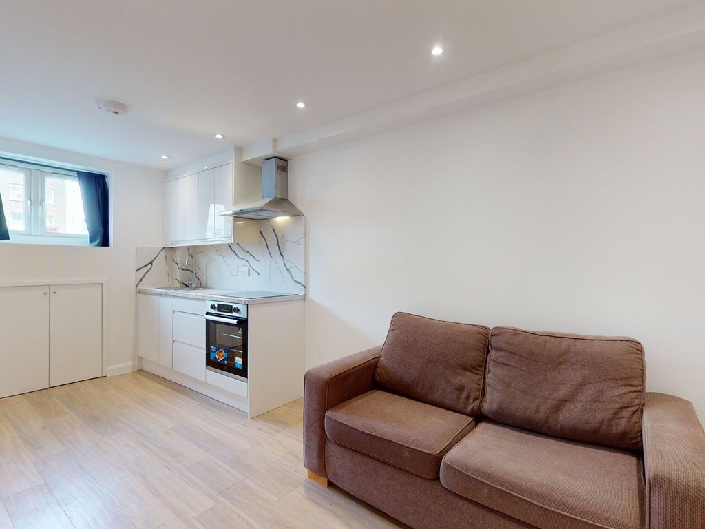 Studio to rent in Edgware Road, London W2 Zoopla