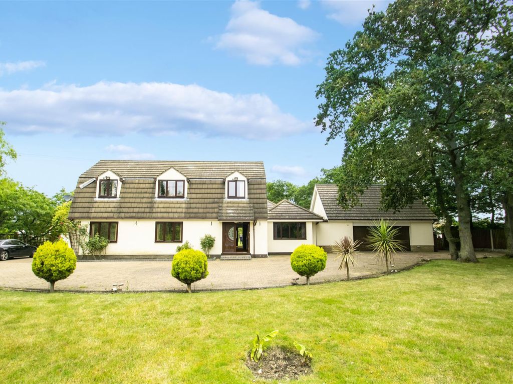 5 bed detached house to rent in Clacton Road, Frating, Colchester CO7