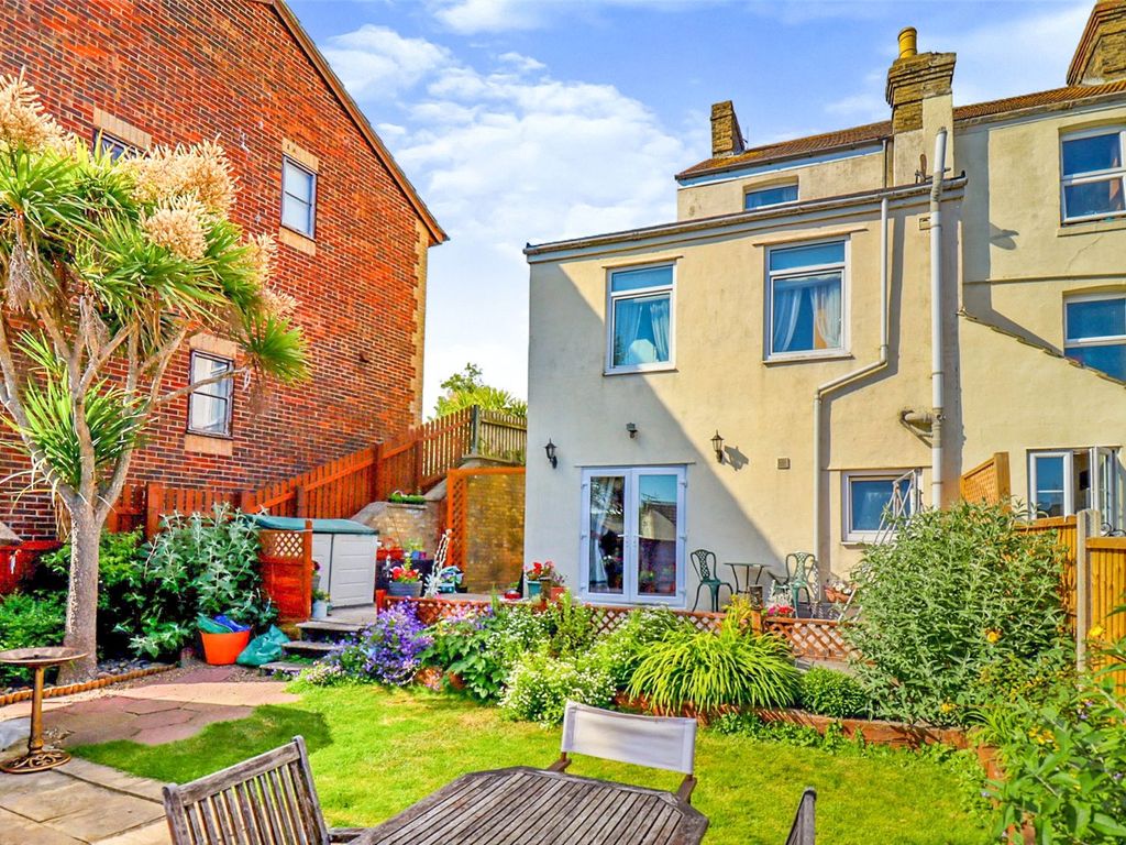 3 bed end terrace house for sale in Mayfield Avenue, Dover CT16 Zoopla