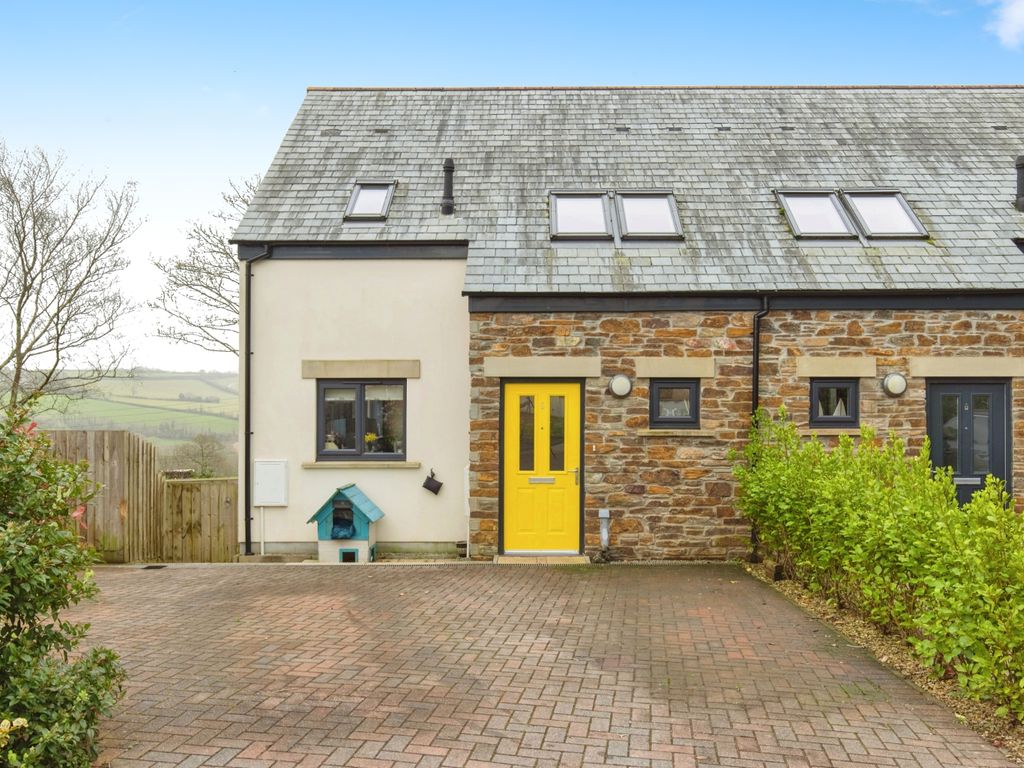 4 bed semidetached house for sale in Cardinham Close, Lostwithiel