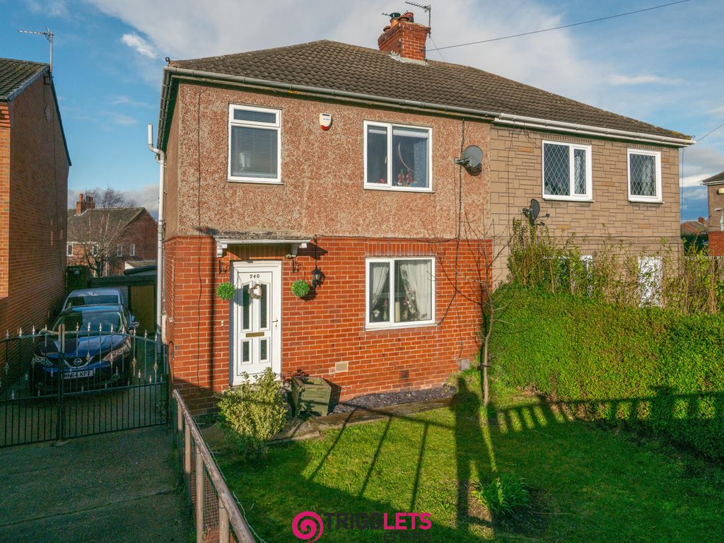 3 bed semidetached house for sale in Wath Road, Brampton, Barnsley S73