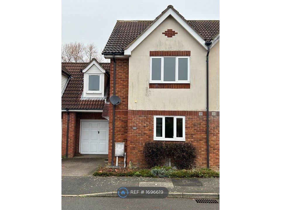 3 bed semidetached house to rent in Park Wood Close, Kingsnorth