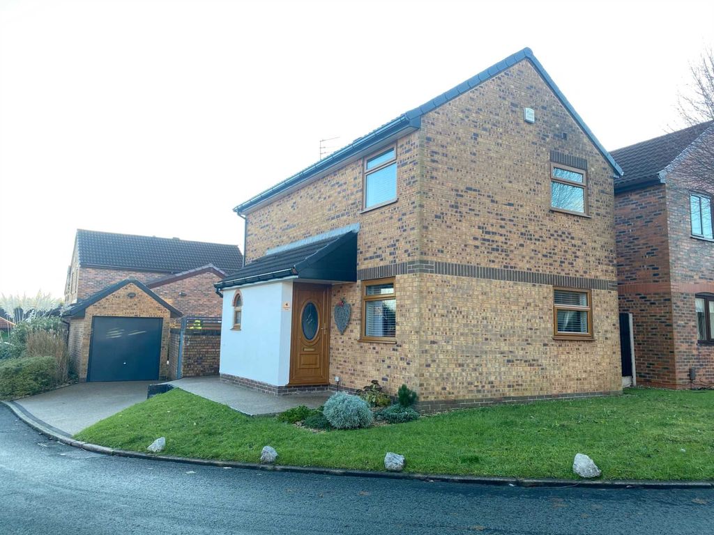 3 bed detached house for sale in 4 Aspenwood Drive, Chadderton OL9, £