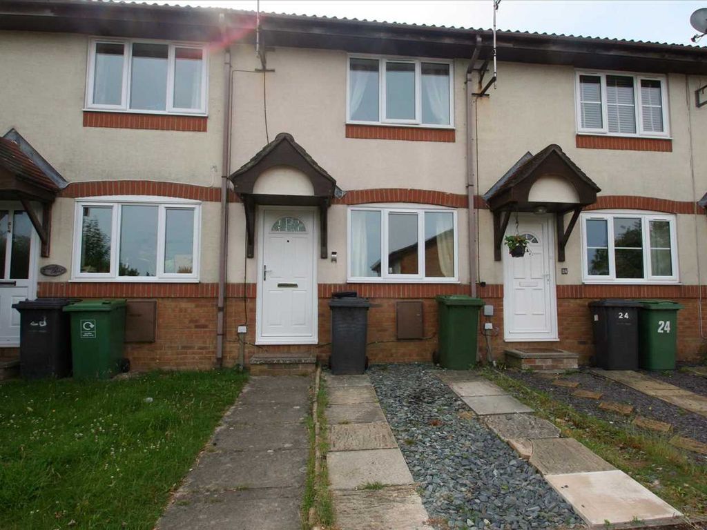 2 bed terraced house to rent in Hatch Warren, Basingstoke, Hants RG22