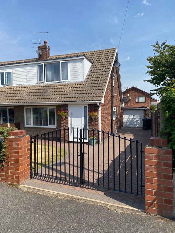 3 bed semidetached bungalow for sale in Abbey Way, Dunscroft