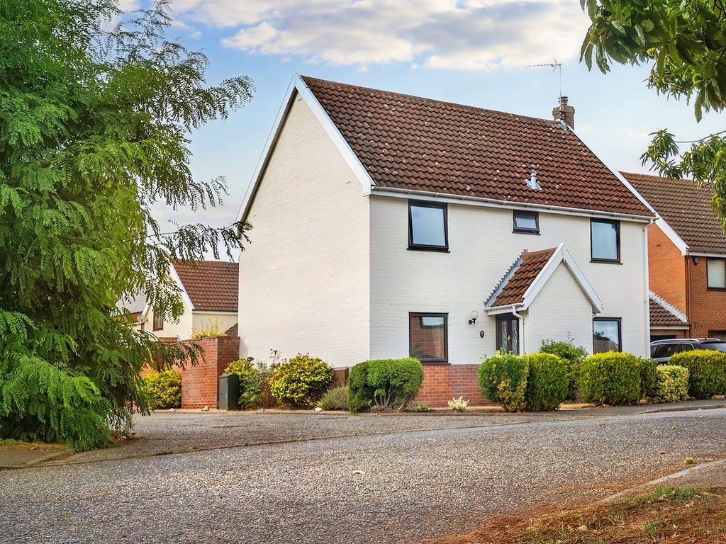 4 bed detached house for sale in Farriers Close, Martlesham Heath