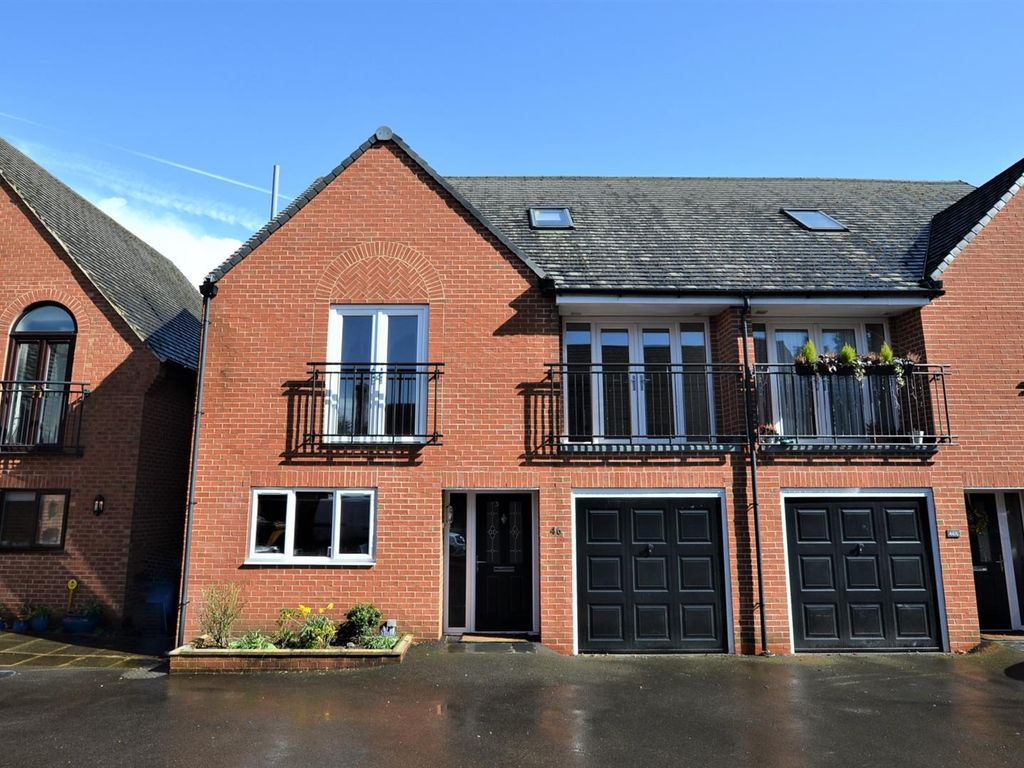 5 bed semidetached house for sale in Middleton Avenue, Littleover