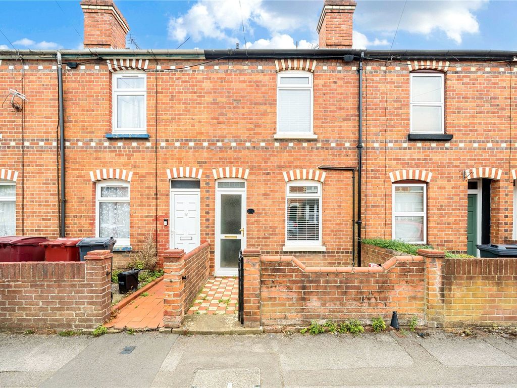 3 bed terraced house to rent in Elm Park Road, Reading, Berkshire RG30