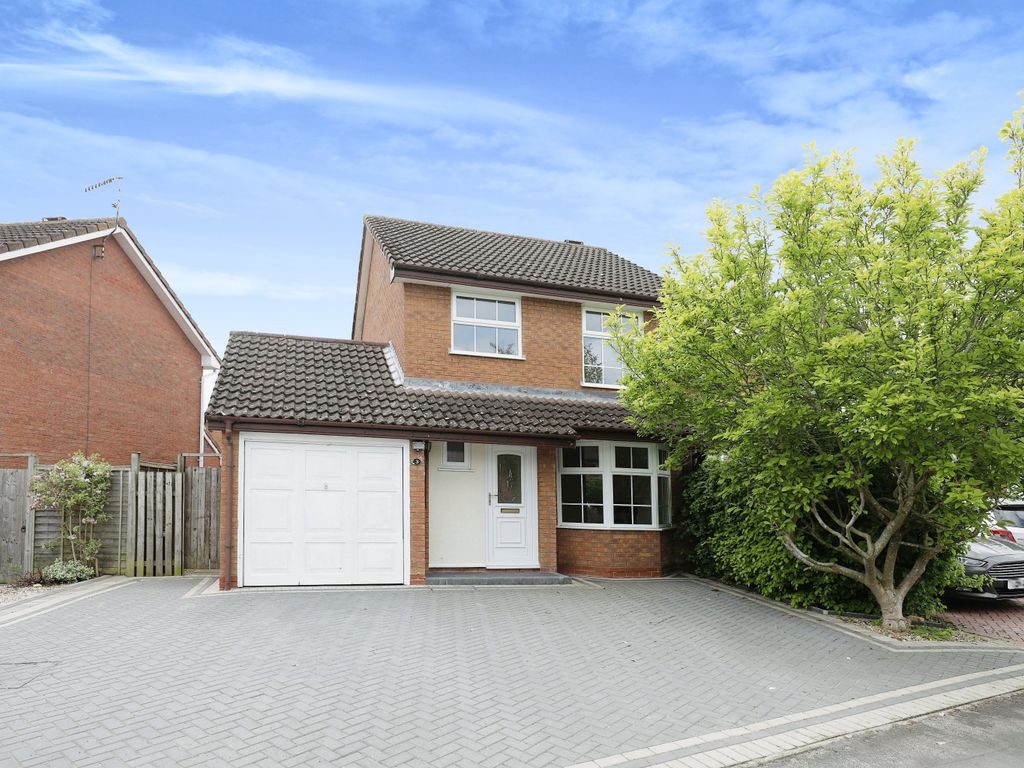 3 bed detached house for sale in Grouse Close, StratfordUponAvon