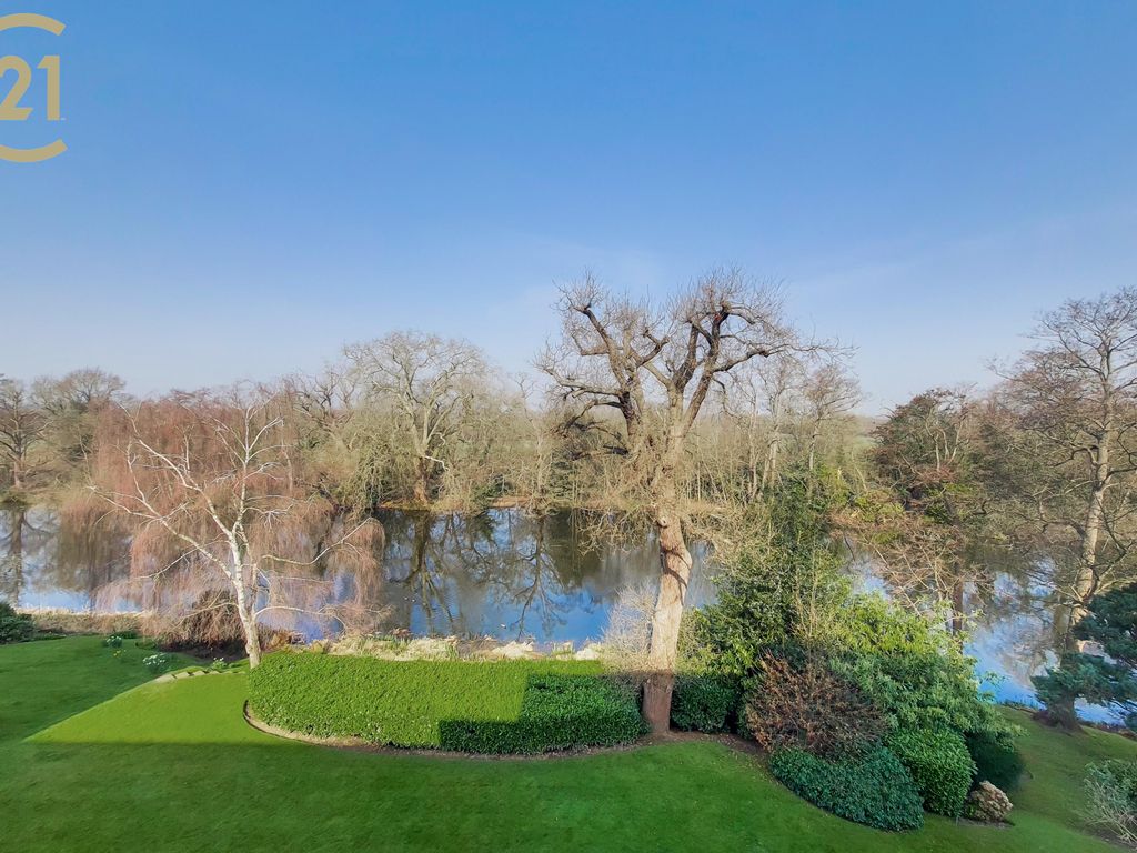 Berkeley Court, Weybridge KT13  