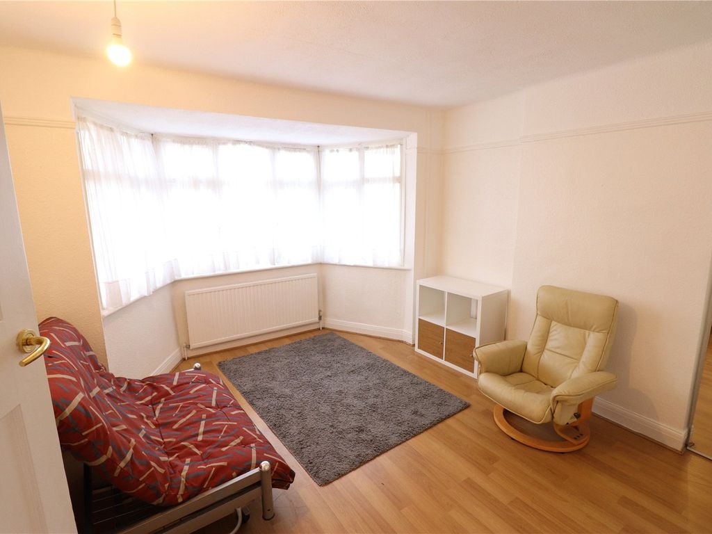 2 bed to rent in Everton Drive, Stanmore HA7, £1,600 pcm Zoopla