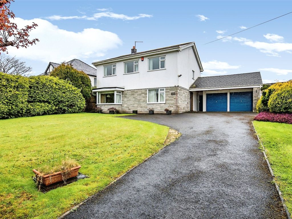 4 bed detached house for sale in Cwmffrwd, Carmarthen, Carmarthenshire