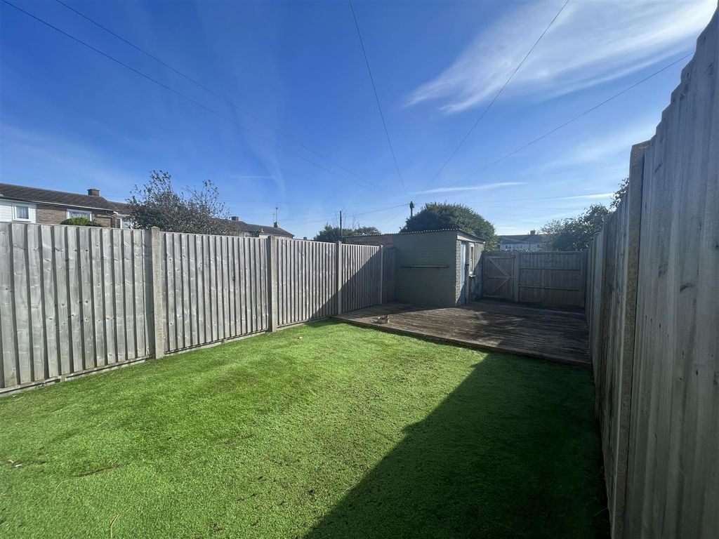 3 bed terraced house for sale in Fairfield Avenue, Fareham PO14, £