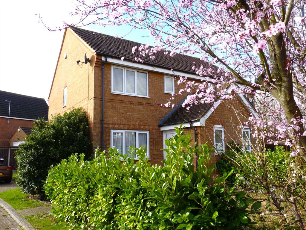 3 bed semidetached house for sale in Denton Drive, Marston Moretaine