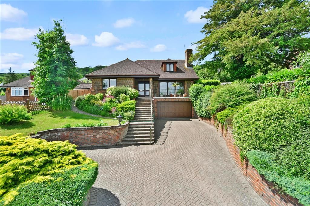 3 bed detached bungalow for sale in Rochester Road, Halling, Rochester