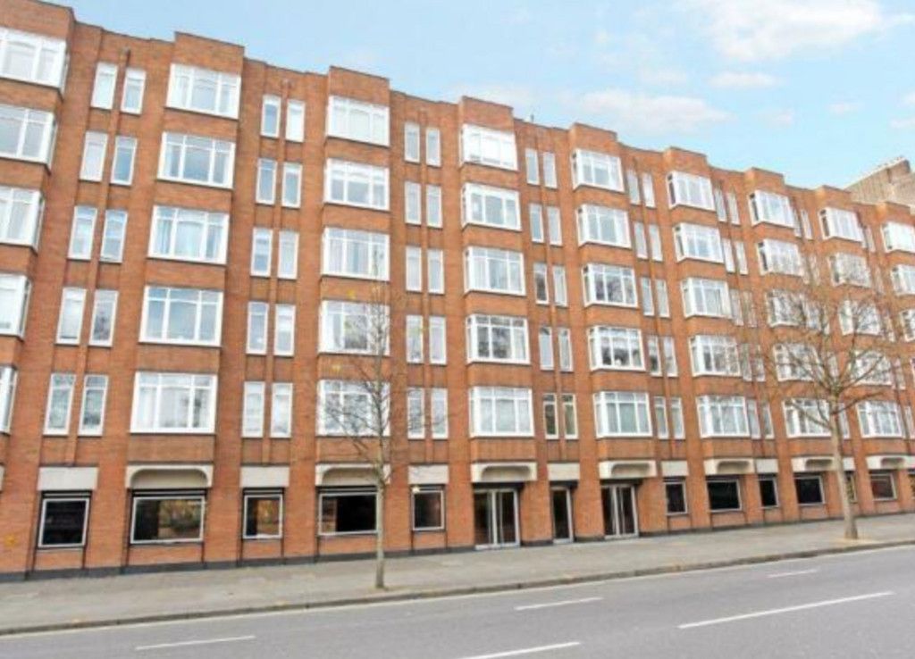 2 bed flat to rent in Sloane Street, Sloane Square, London SW1W, £5,500
