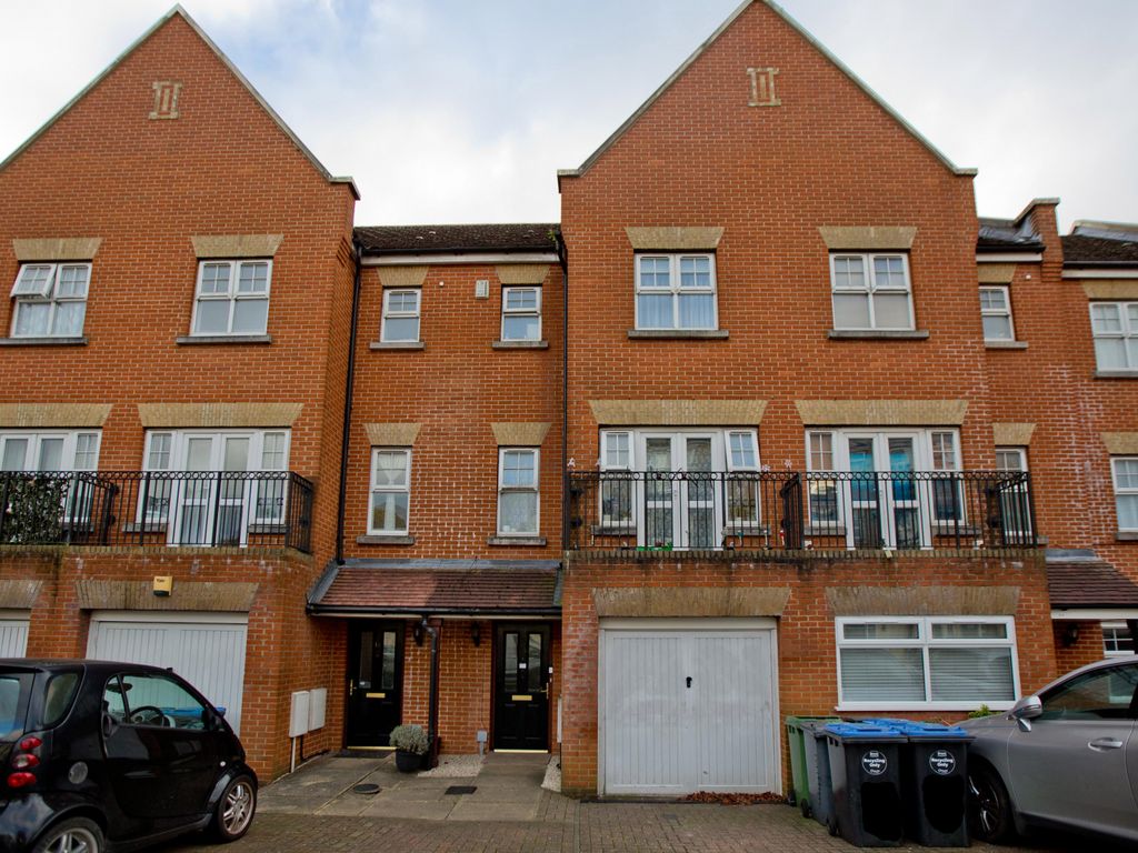 5 bed town house for sale in Kingsbury, London NW9, £595,000 Zoopla