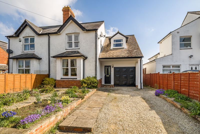 4 bed semidetached house for sale in Henley Road, SandfordOnThames