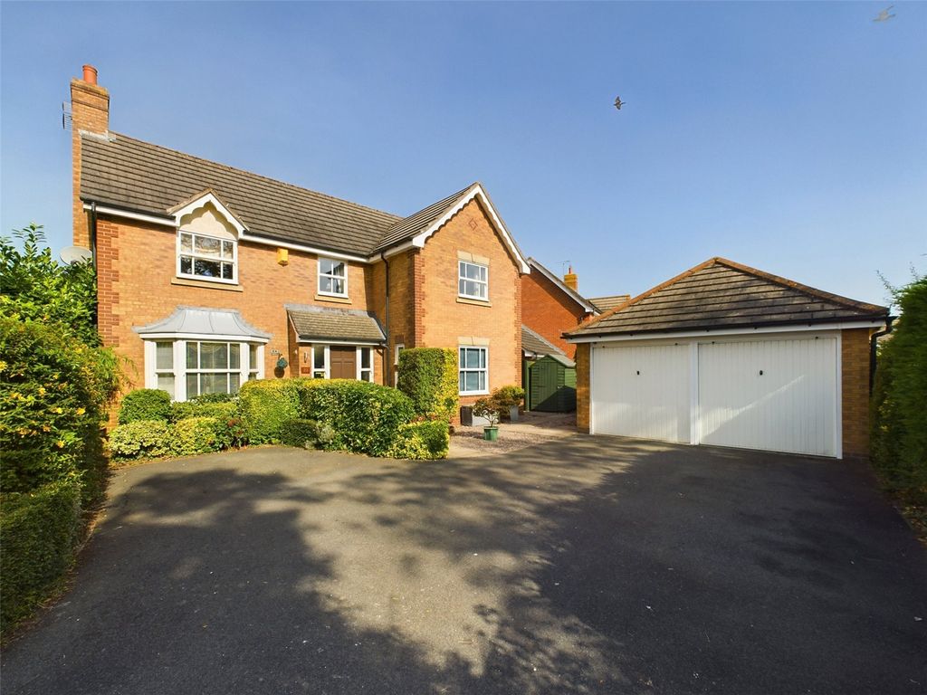 4 bed detached house for sale in Broad Leys Road, Barnwood, Gloucester