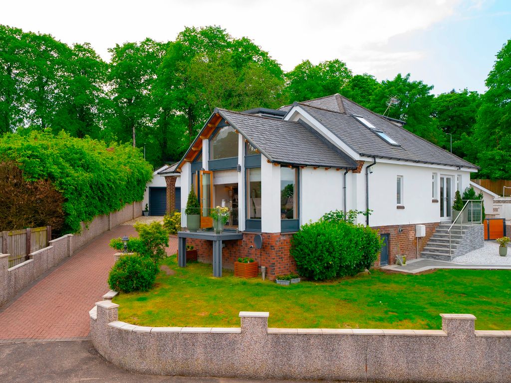 5 bed detached house for sale in Carrick Drive, Coatbridge ML5, £