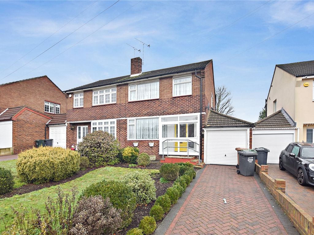3 bed semidetached house for sale in Summerhouse Drive, Joydens Wood