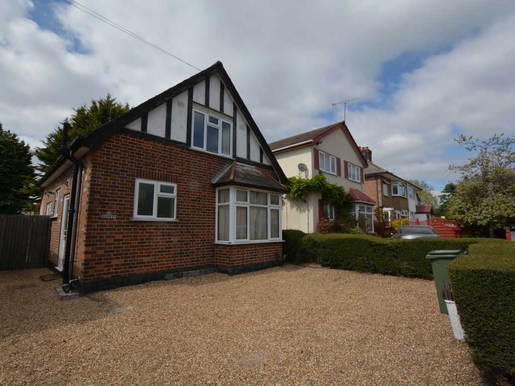 3 bed bungalow to rent in Royal Lane, Uxbridge UB8 Zoopla