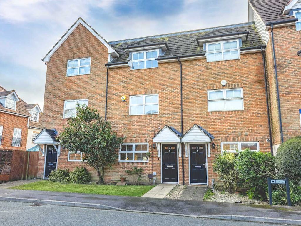 4 bed town house for sale in Benjamin Lane, Wexham SL3, £575,000 Zoopla