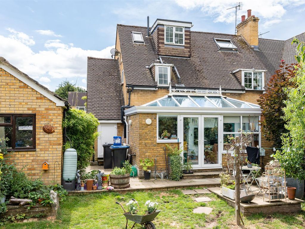 4 bed semidetached house for sale in Lockley Crescent, Hatfield AL10