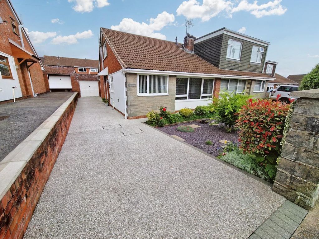 3 bed semidetached bungalow for sale in Bryn Rhedyn, Pencoed, Bridgend