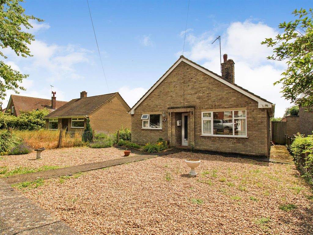 3 bed bungalow for sale in Corby Road, Weldon, Corby NN17 Zoopla